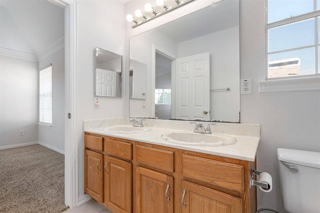 321 Andre Drive, Irving, TX 75063 321 Andre Drive, Irving, TX 75063