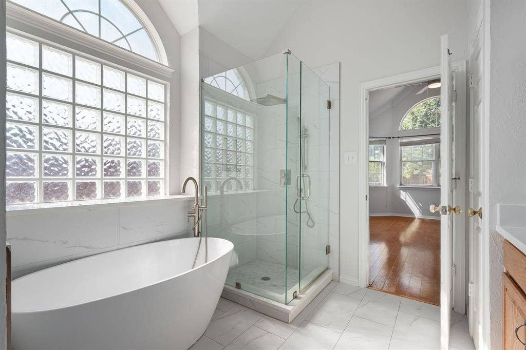321 Andre Drive, Irving, TX 75063 321 Andre Drive, Irving, TX 75063