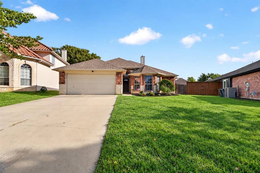 Property photo for 8724 Lariat Circle, Fort Worth, TX