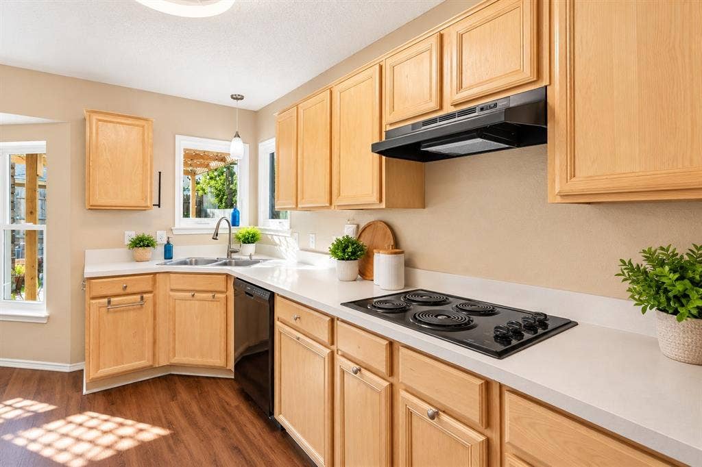 308 Candlestick Trail, Saginaw, TX 76179