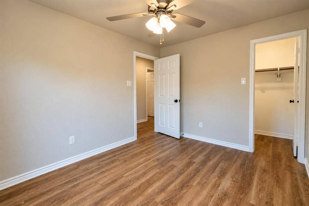 1301 E Grove Street, Kaufman, TX 75142 1301 E Grove Street, Kaufman, TX 75142