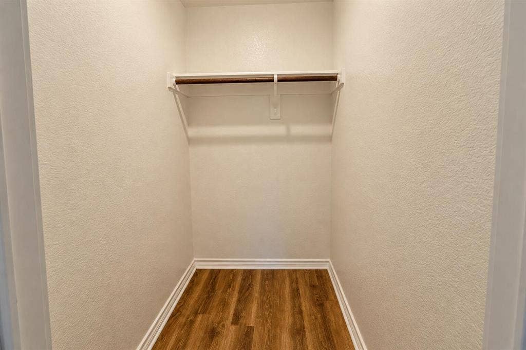1301 E Grove Street, Kaufman, TX 75142 1301 E Grove Street, Kaufman, TX 75142