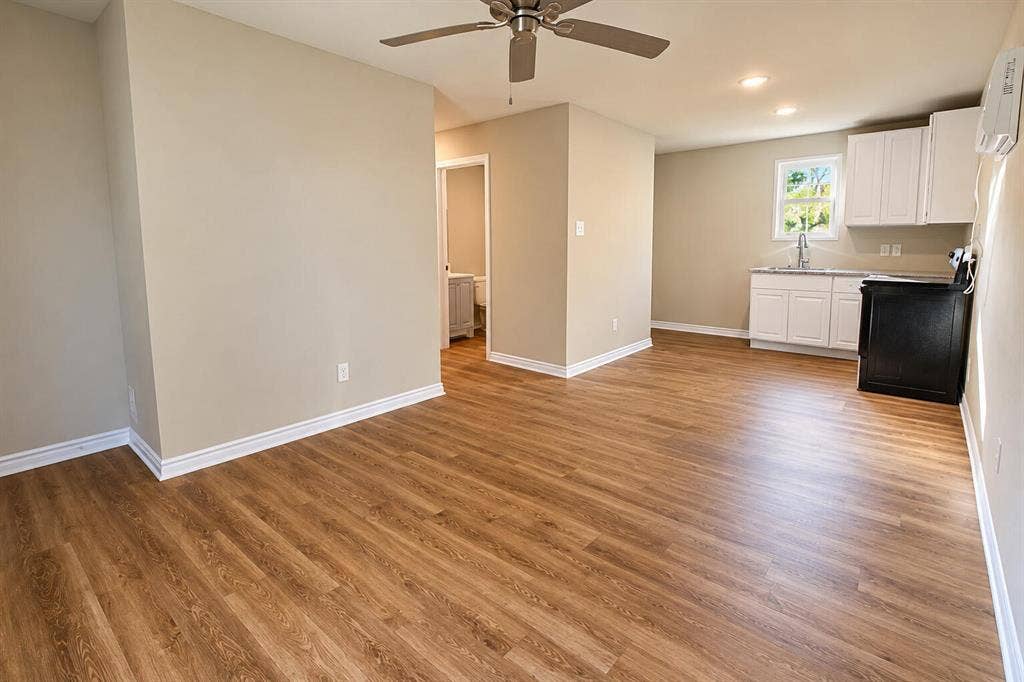1301 E Grove Street, Kaufman, TX 75142 1301 E Grove Street, Kaufman, TX 75142