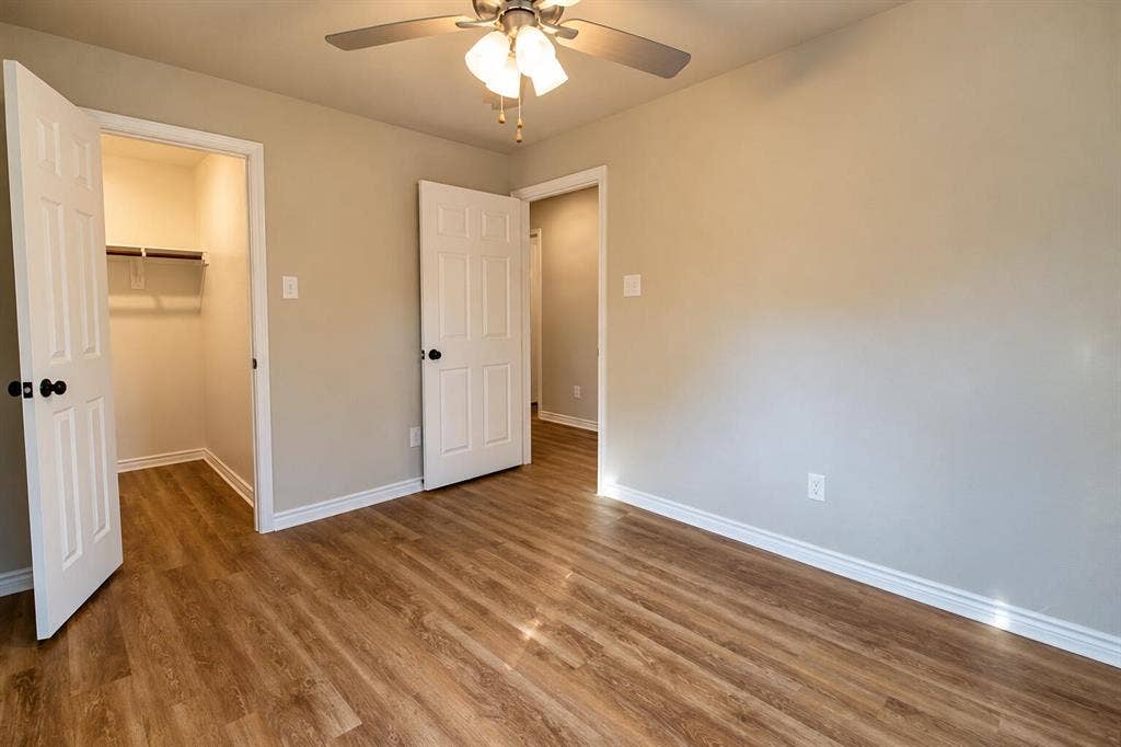 1301 E Grove Street, Kaufman, TX 75142 1301 E Grove Street, Kaufman, TX 75142