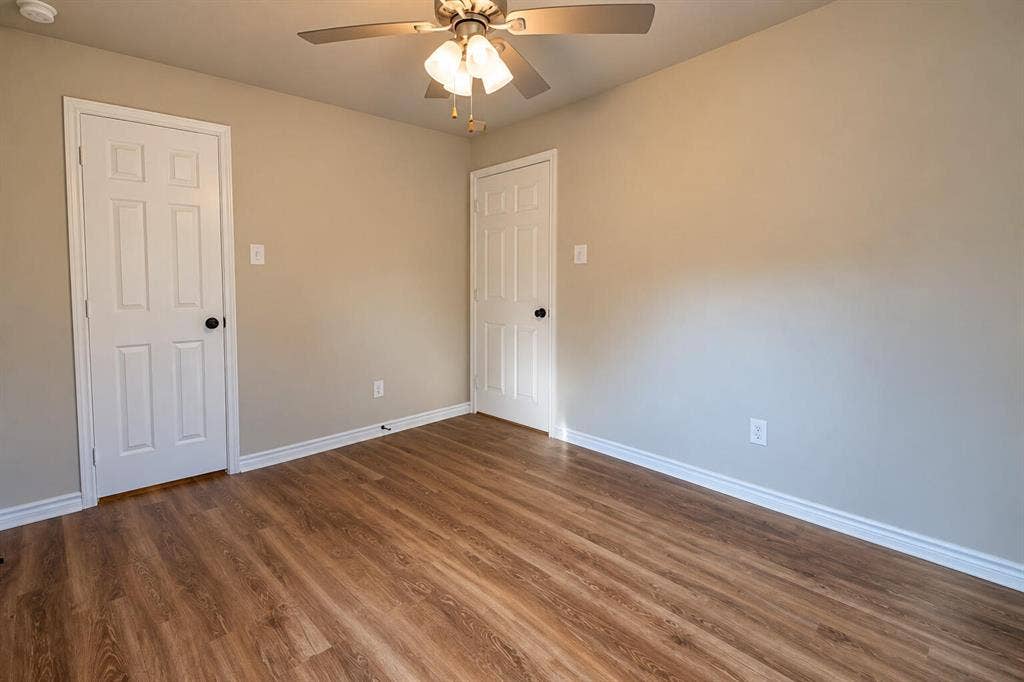1301 E Grove Street, Kaufman, TX 75142 1301 E Grove Street, Kaufman, TX 75142