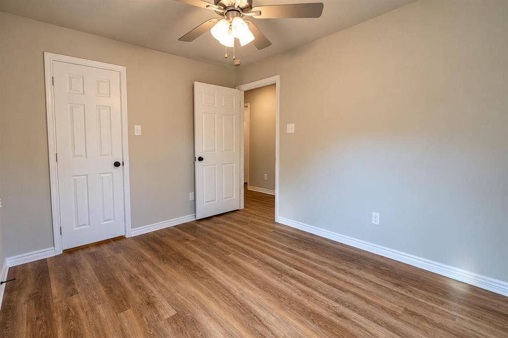 1301 E Grove Street, Kaufman, TX 75142 1301 E Grove Street, Kaufman, TX 75142