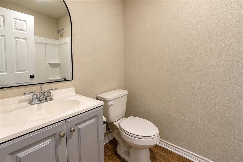 1301 E Grove Street, Kaufman, TX 75142 1301 E Grove Street, Kaufman, TX 75142