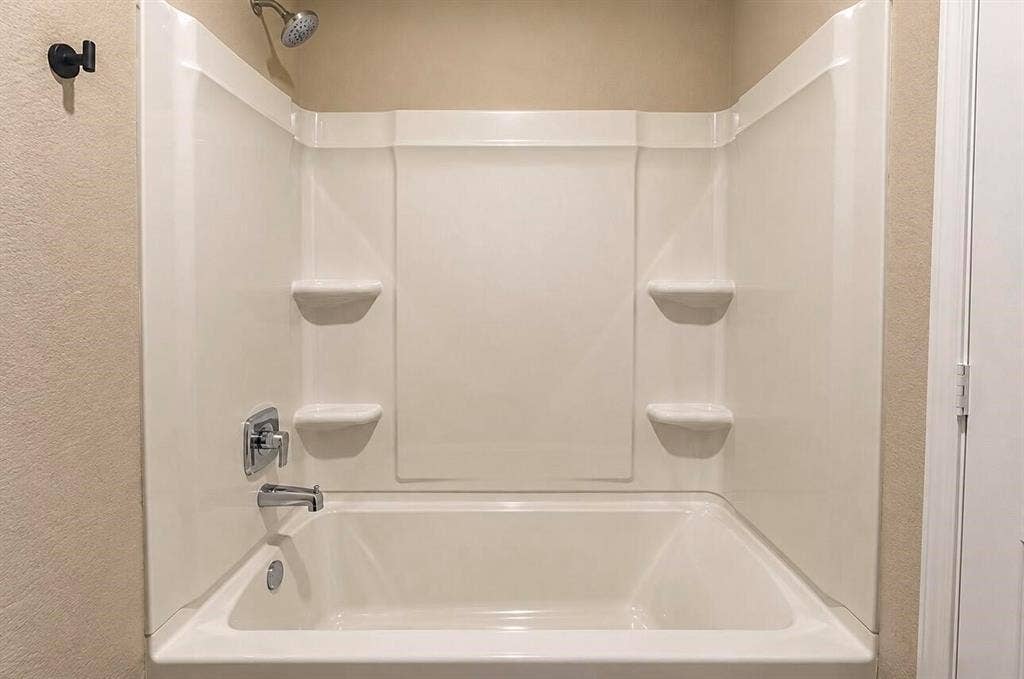 1301 E Grove Street, Kaufman, TX 75142 1301 E Grove Street, Kaufman, TX 75142