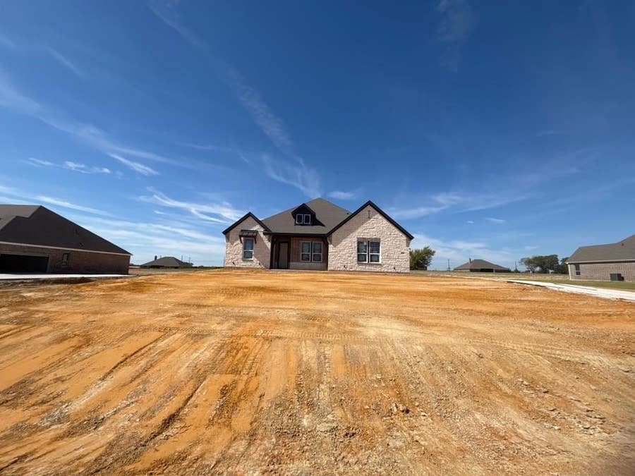 Property photo for 804 Westover Drive, Van Alstyne, TX