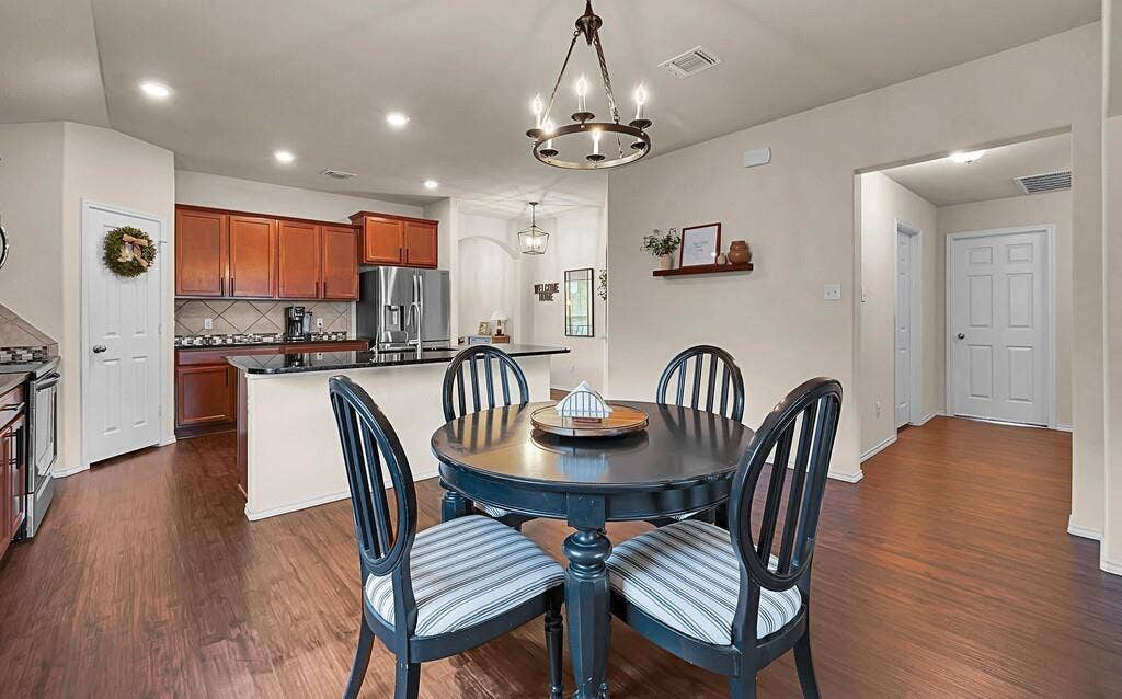 3200 Keathley Drive, Lorena, TX 76655 3200 Keathley Drive, Lorena, TX 76655