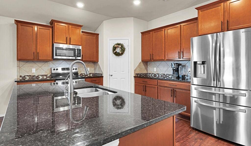 3200 Keathley Drive, Lorena, TX 76655 3200 Keathley Drive, Lorena, TX 76655
