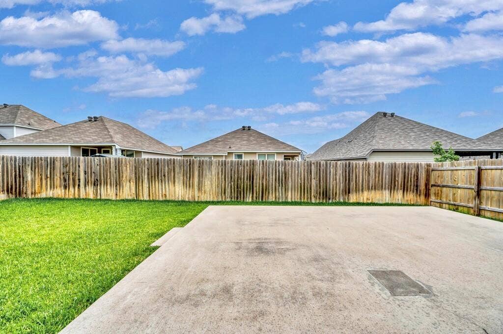 3200 Keathley Drive, Lorena, TX 76655 3200 Keathley Drive, Lorena, TX 76655