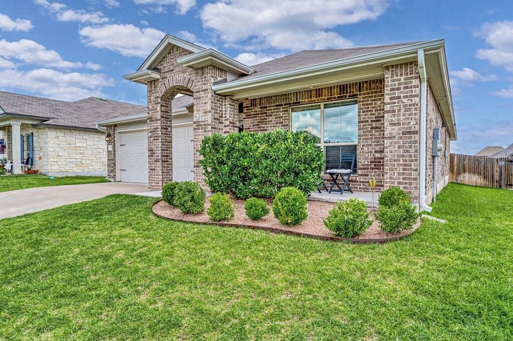 3200 Keathley Drive, Lorena, TX 76655 3200 Keathley Drive, Lorena, TX 76655