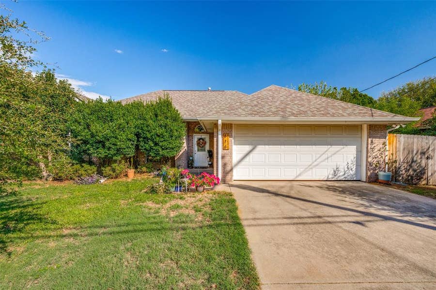 Property photo for 616 N Cherry Street, Aubrey, TX