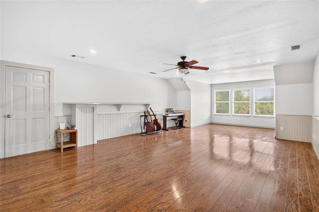 3241 Howard Road, Waxahachie, TX 75165 3241 Howard Road, Waxahachie, TX 75165