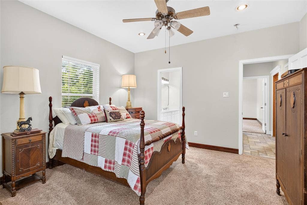 3241 Howard Road, Waxahachie, TX 75165 3241 Howard Road, Waxahachie, TX 75165