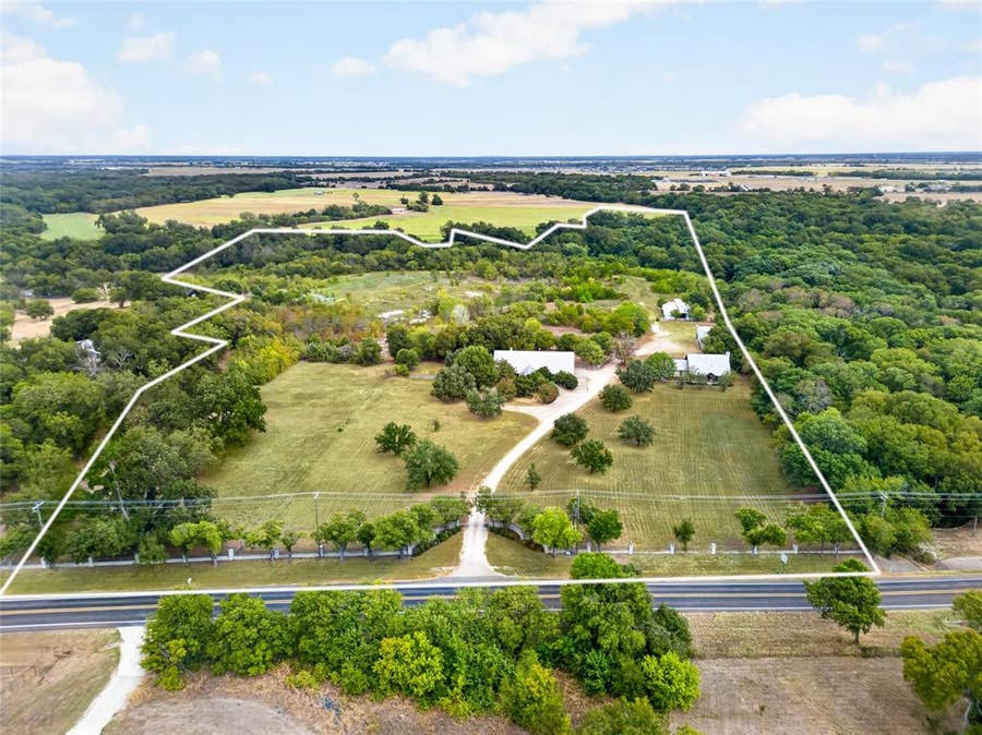 Property photo for 3241 Howard Road, Waxahachie, TX