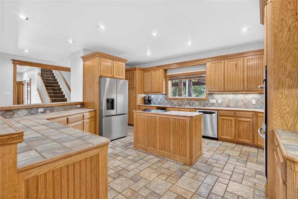 3241 Howard Road, Waxahachie, TX 75165 3241 Howard Road, Waxahachie, TX 75165