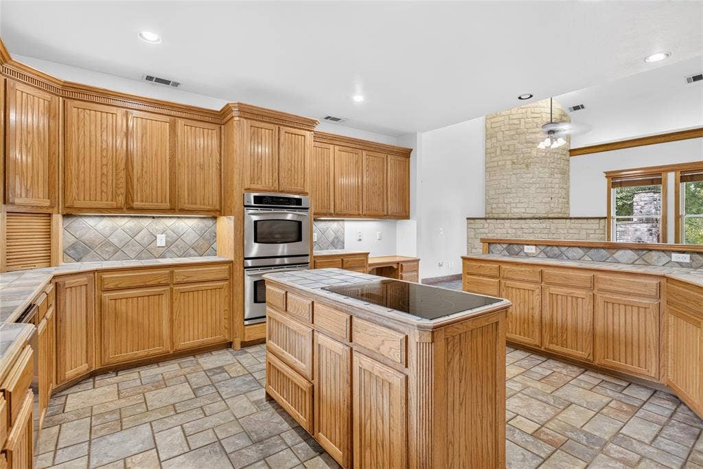 3241 Howard Road, Waxahachie, TX 75165 3241 Howard Road, Waxahachie, TX 75165