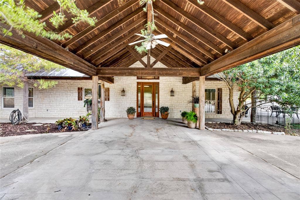 3241 Howard Road, Waxahachie, TX 75165 3241 Howard Road, Waxahachie, TX 75165