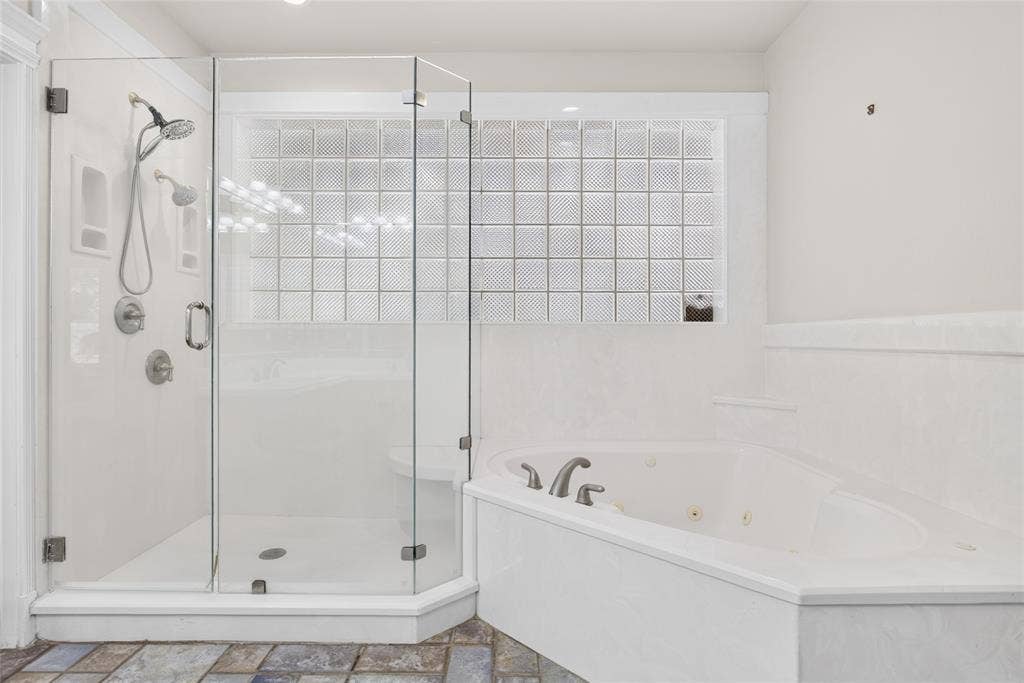 3241 Howard Road, Waxahachie, TX 75165 3241 Howard Road, Waxahachie, TX 75165