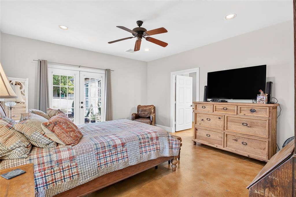 3241 Howard Road, Waxahachie, TX 75165 3241 Howard Road, Waxahachie, TX 75165