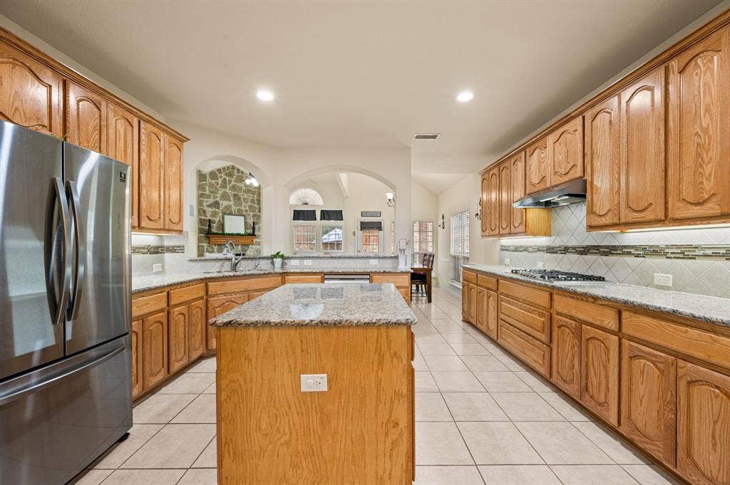 209 Chateau Avenue, Kennedale, TX 76060
