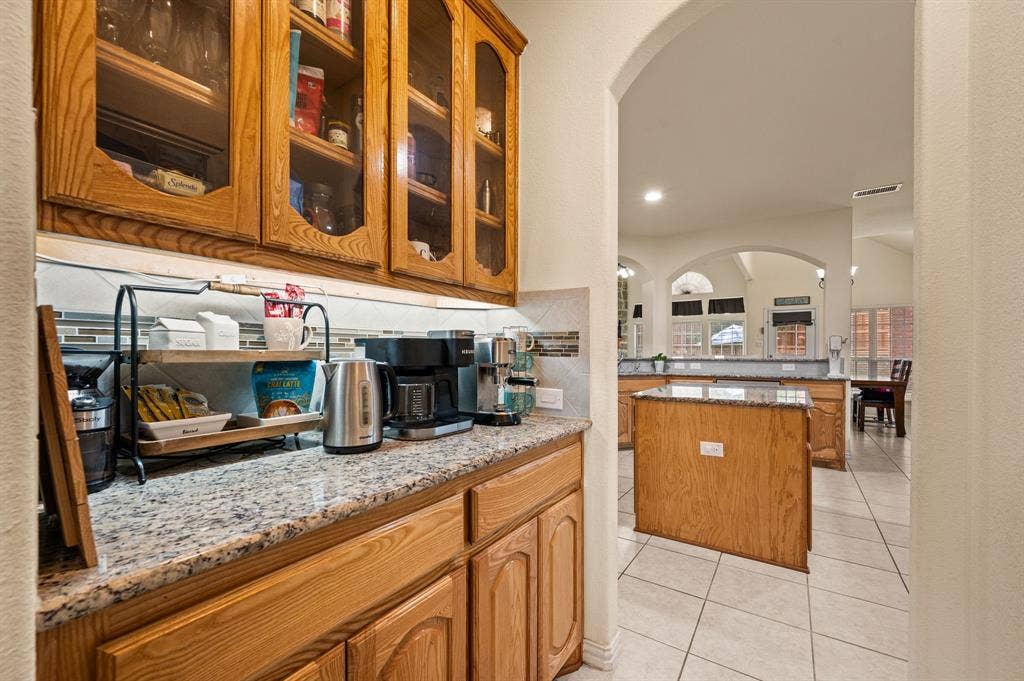 209 Chateau Avenue, Kennedale, TX 76060