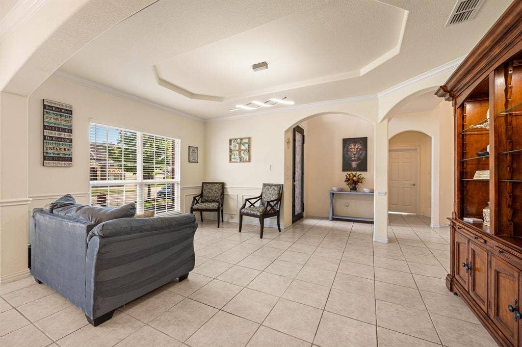 209 Chateau Avenue, Kennedale, TX 76060