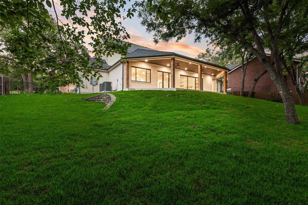 10 Brook Hollow Lane, Trophy Club, TX 76262