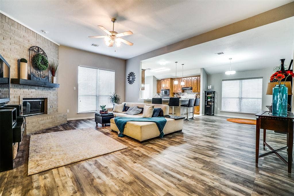 15555 Wrangler Drive, Frisco, TX 75035 15555 Wrangler Drive, Frisco, TX 75035
