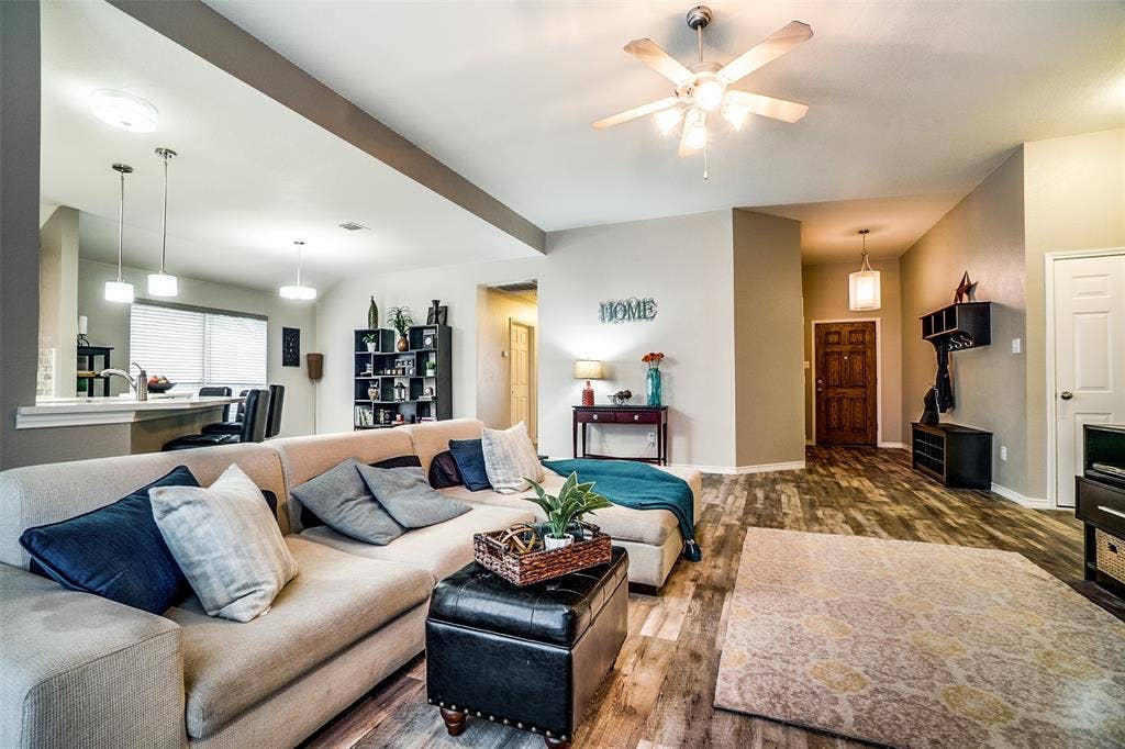 15555 Wrangler Drive, Frisco, TX 75035 15555 Wrangler Drive, Frisco, TX 75035