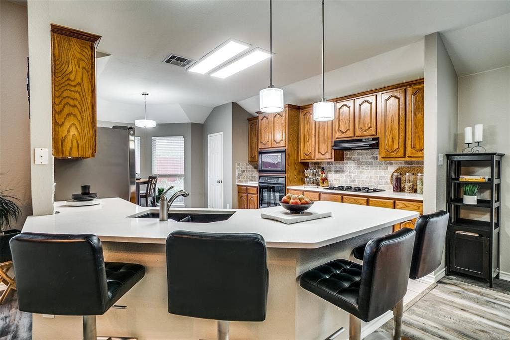 15555 Wrangler Drive, Frisco, TX 75035 15555 Wrangler Drive, Frisco, TX 75035