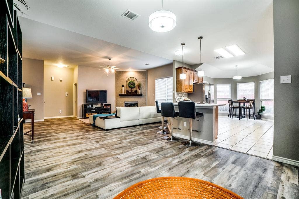 15555 Wrangler Drive, Frisco, TX 75035 15555 Wrangler Drive, Frisco, TX 75035