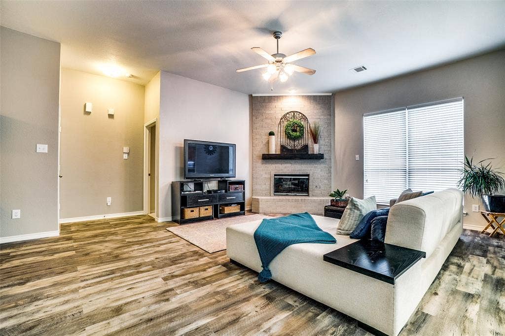 15555 Wrangler Drive, Frisco, TX 75035 15555 Wrangler Drive, Frisco, TX 75035