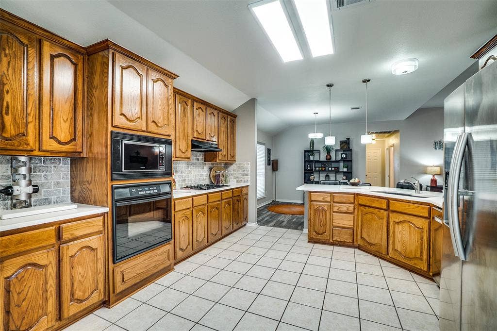 15555 Wrangler Drive, Frisco, TX 75035 15555 Wrangler Drive, Frisco, TX 75035