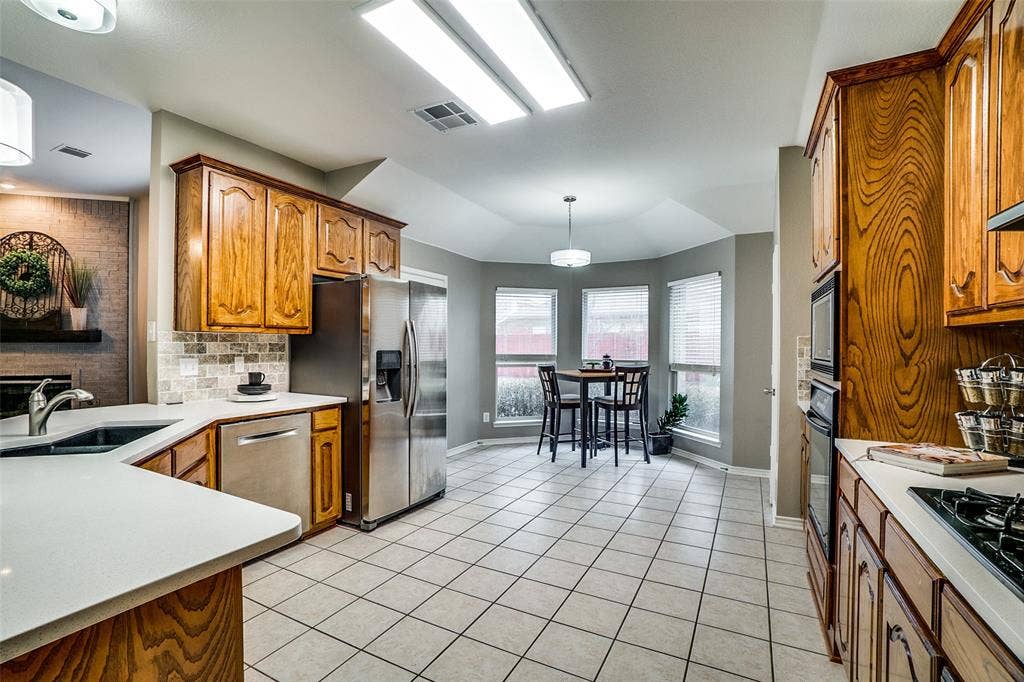 15555 Wrangler Drive, Frisco, TX 75035 15555 Wrangler Drive, Frisco, TX 75035