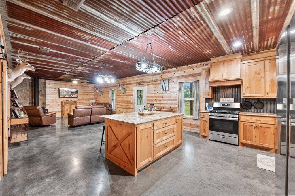 3815 Fm 2088, Quitman, TX 75783