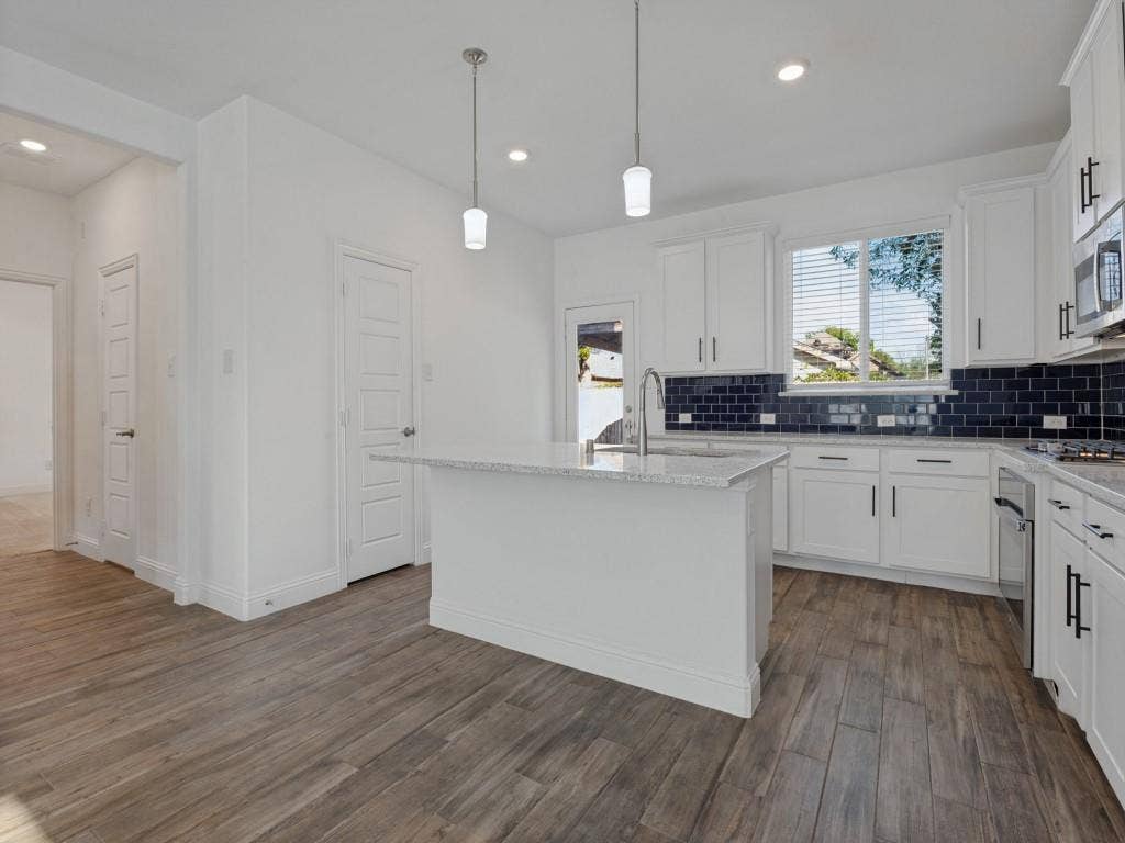 336 Clark Street, Irving, TX 75060 336 Clark Street, Irving, TX 75060