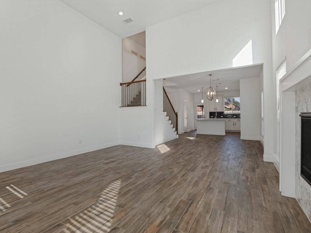 336 Clark Street, Irving, TX 75060 336 Clark Street, Irving, TX 75060