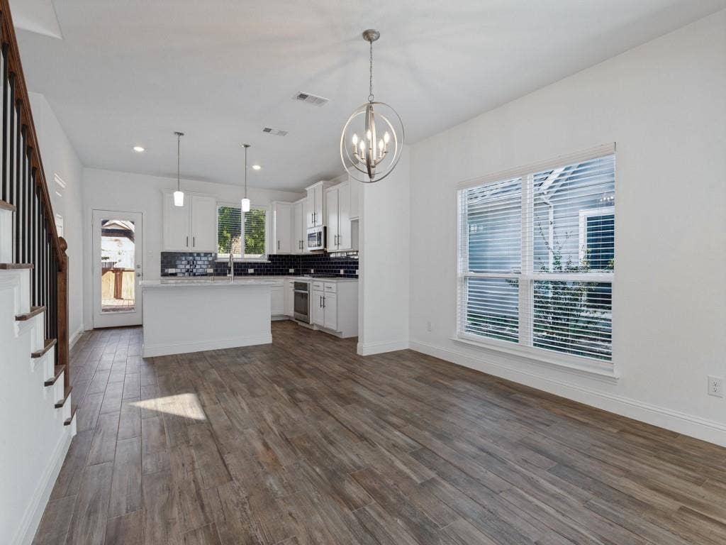 336 Clark Street, Irving, TX 75060 336 Clark Street, Irving, TX 75060