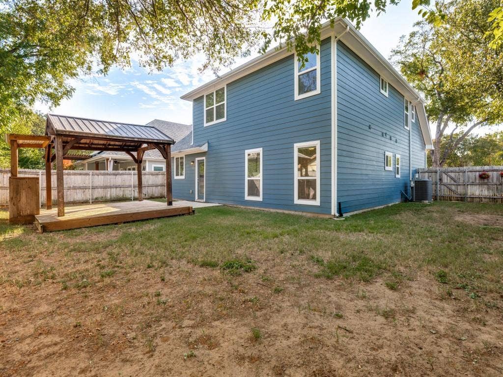 336 Clark Street, Irving, TX 75060 336 Clark Street, Irving, TX 75060