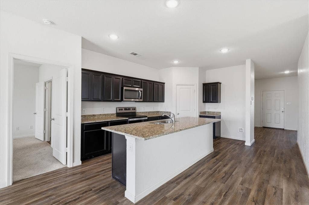 304 Sabine River Road, Glenn Heights, TX 75154