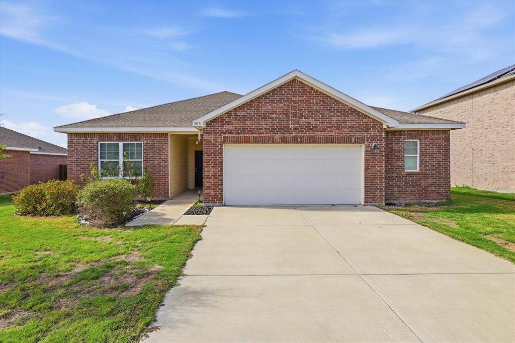 304 Sabine River Road, Glenn Heights, TX 75154