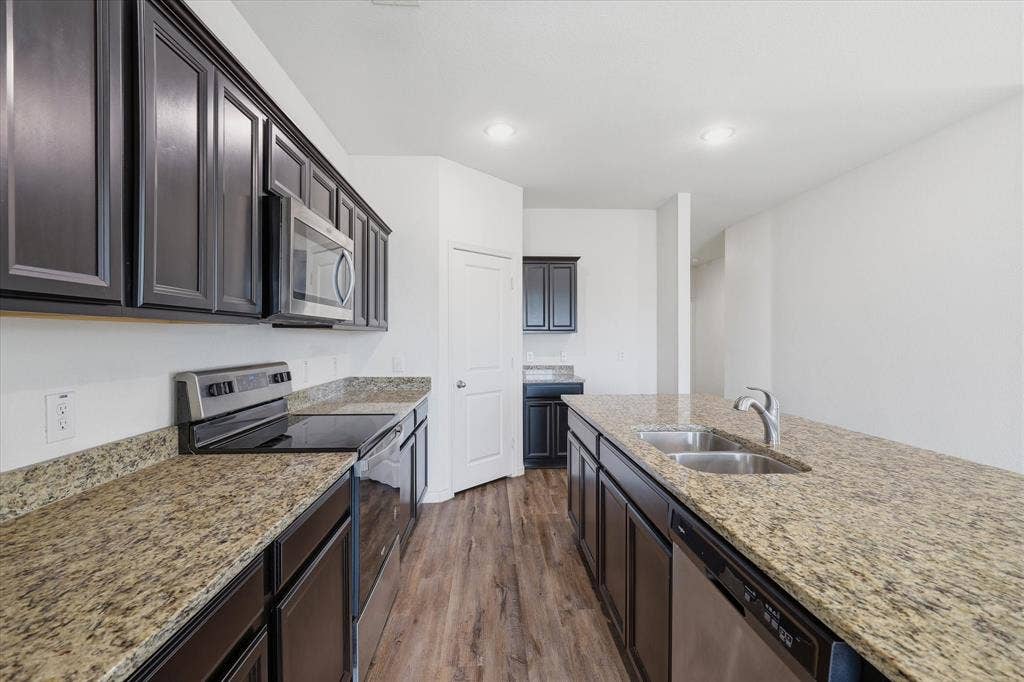 304 Sabine River Road, Glenn Heights, TX 75154