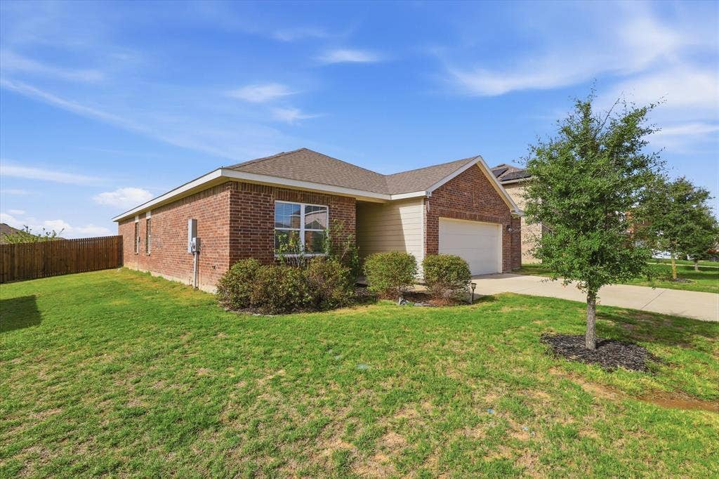 304 Sabine River Road, Glenn Heights, TX 75154