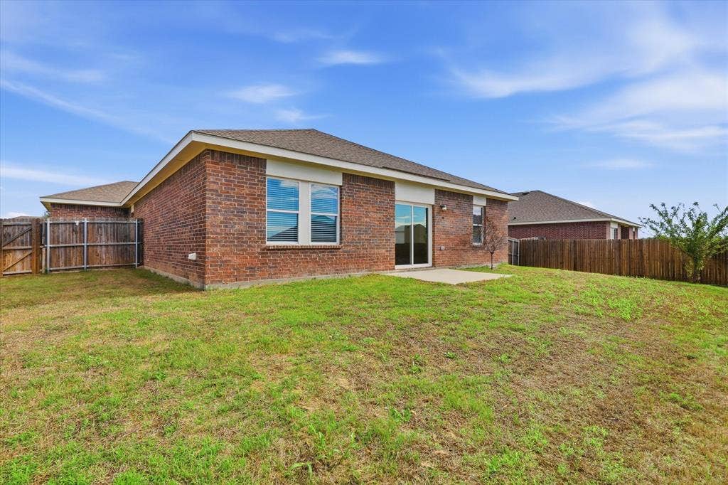 304 Sabine River Road, Glenn Heights, TX 75154