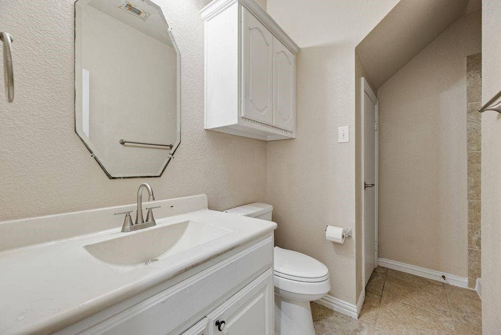 1404 Ashby Drive, Lewisville, TX 75067