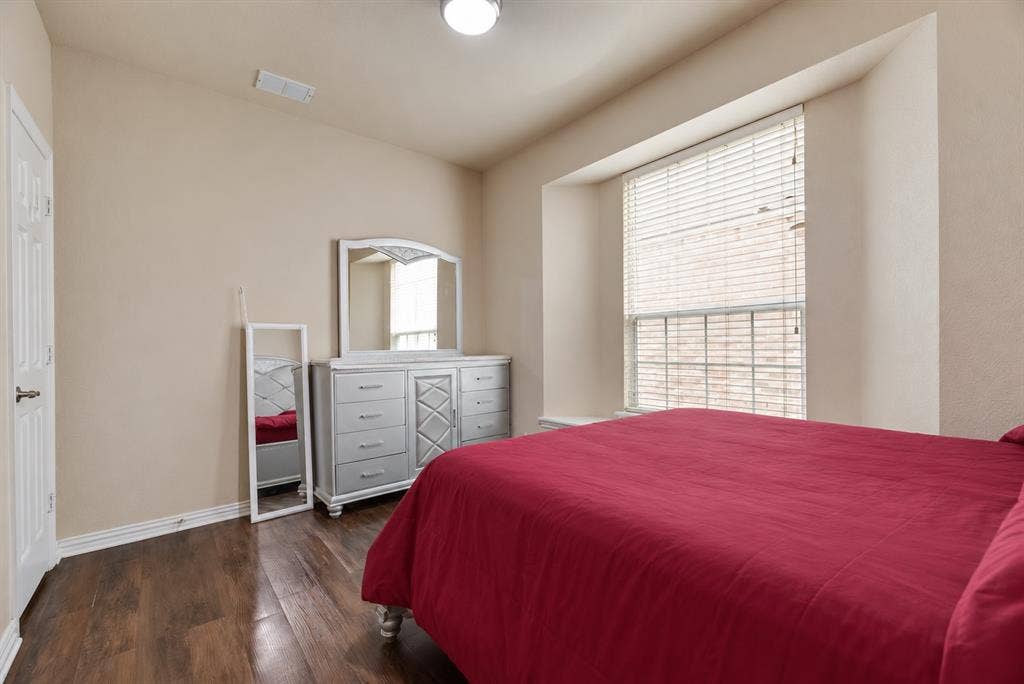 1404 Ashby Drive, Lewisville, TX 75067