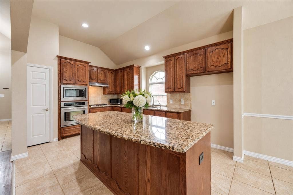 1404 Ashby Drive, Lewisville, TX 75067